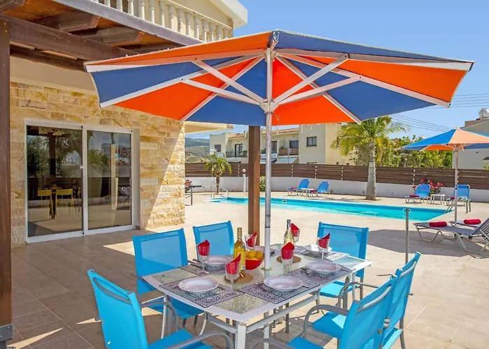 Hera By * Πέγεια