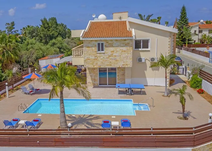 Hera By * Πέγεια